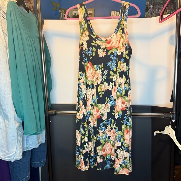 Karen Kane Dresses & Skirts - Karen Kane size XL Navy Floral Mini Dress